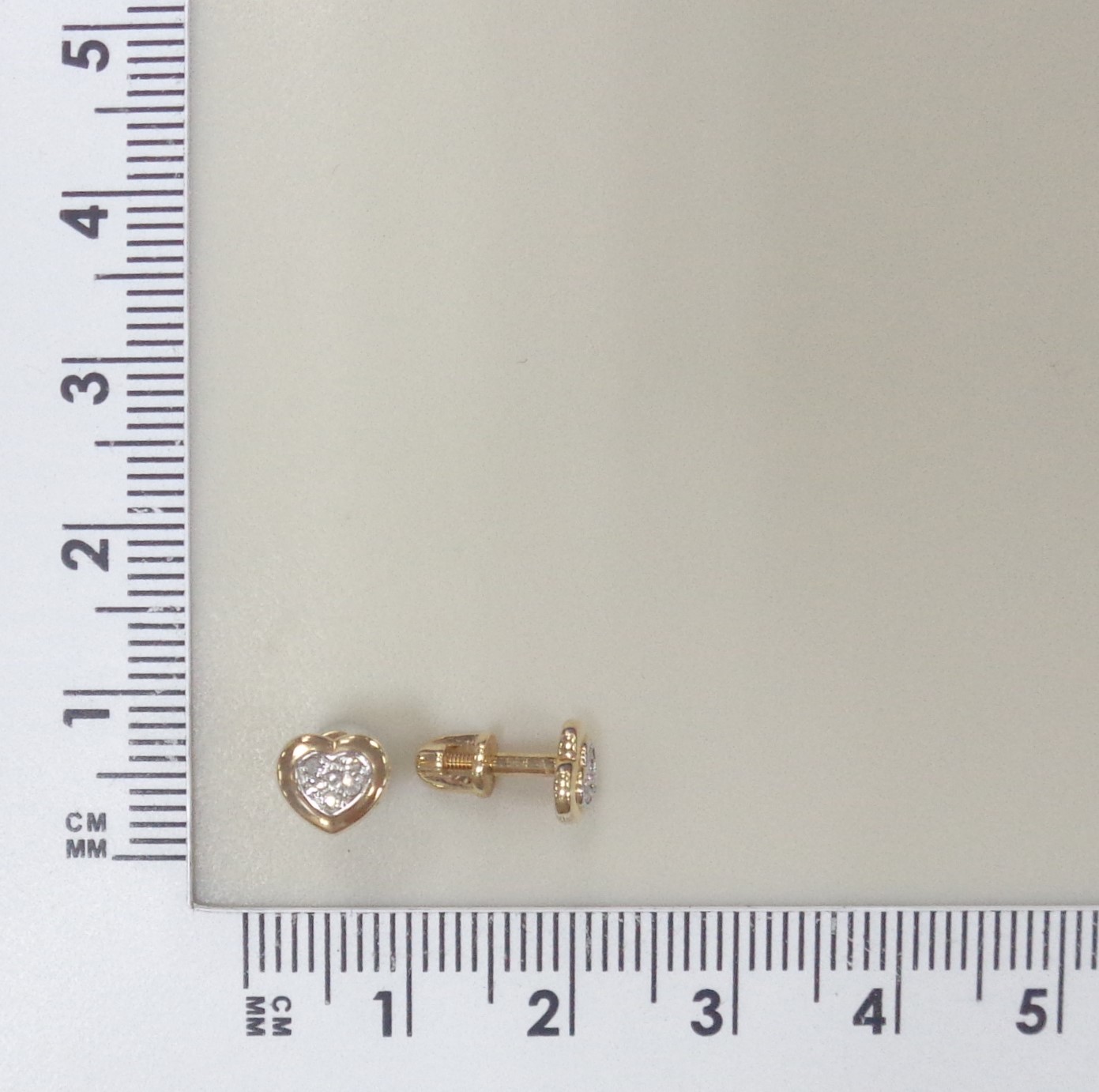 Золотые серьги-пусеты 585 пробы; родий; вставки 12 Бр.Кр-17 0,050 2/2А